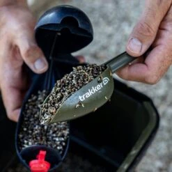 TRAKKER Bait Scoop Set -Outdoor Camping Store go 423857 g